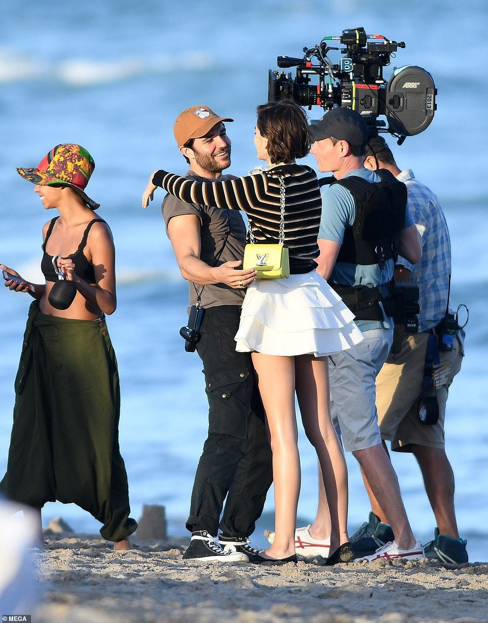 Con gái 18 tuổi của Cindy Crawford thả dáng tuyệt đẹp với bikini ảnh 10