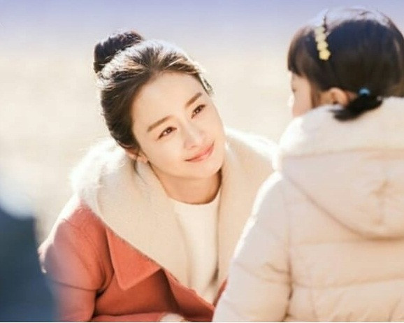 Kim Tae Hee đẹp như nữ thần ở tuổi 39 ảnh 16