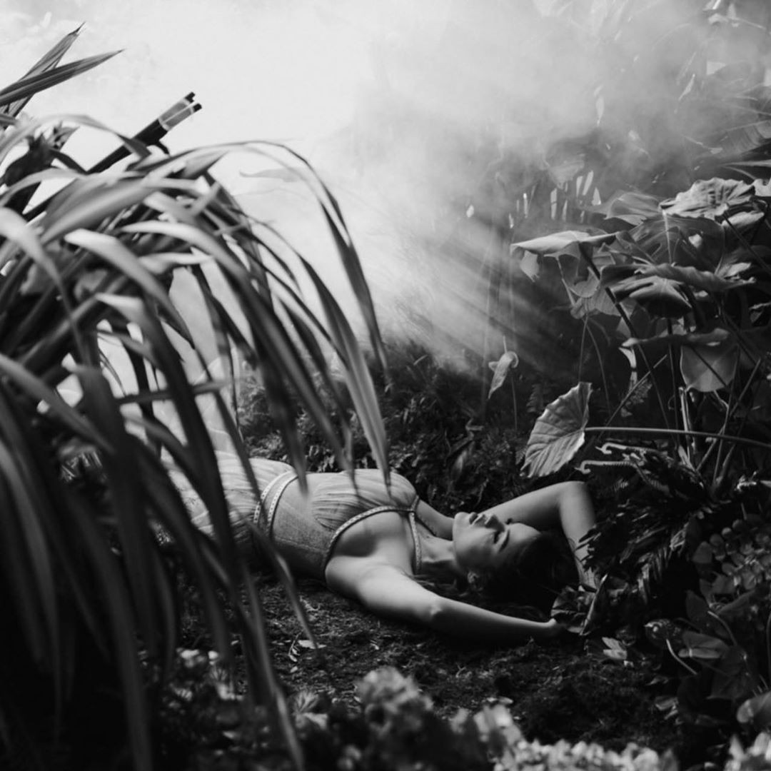 Selena Gomez ngày càng nóng bỏng với thần thái 'gây mê' ảnh 3