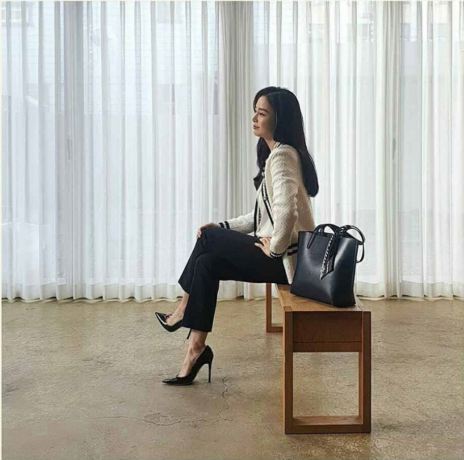 Kim Tae Hee đẹp như nữ thần ở tuổi 39 ảnh 9