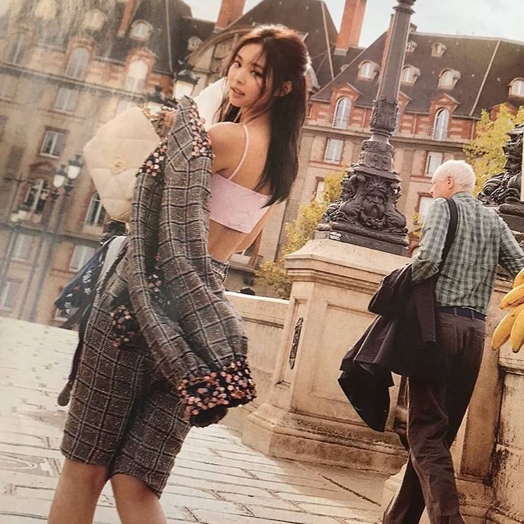 Chiếc áo nơ 34 triệu đồng đang khiến các cô gái mê mẩn có gì hot? ảnh 5