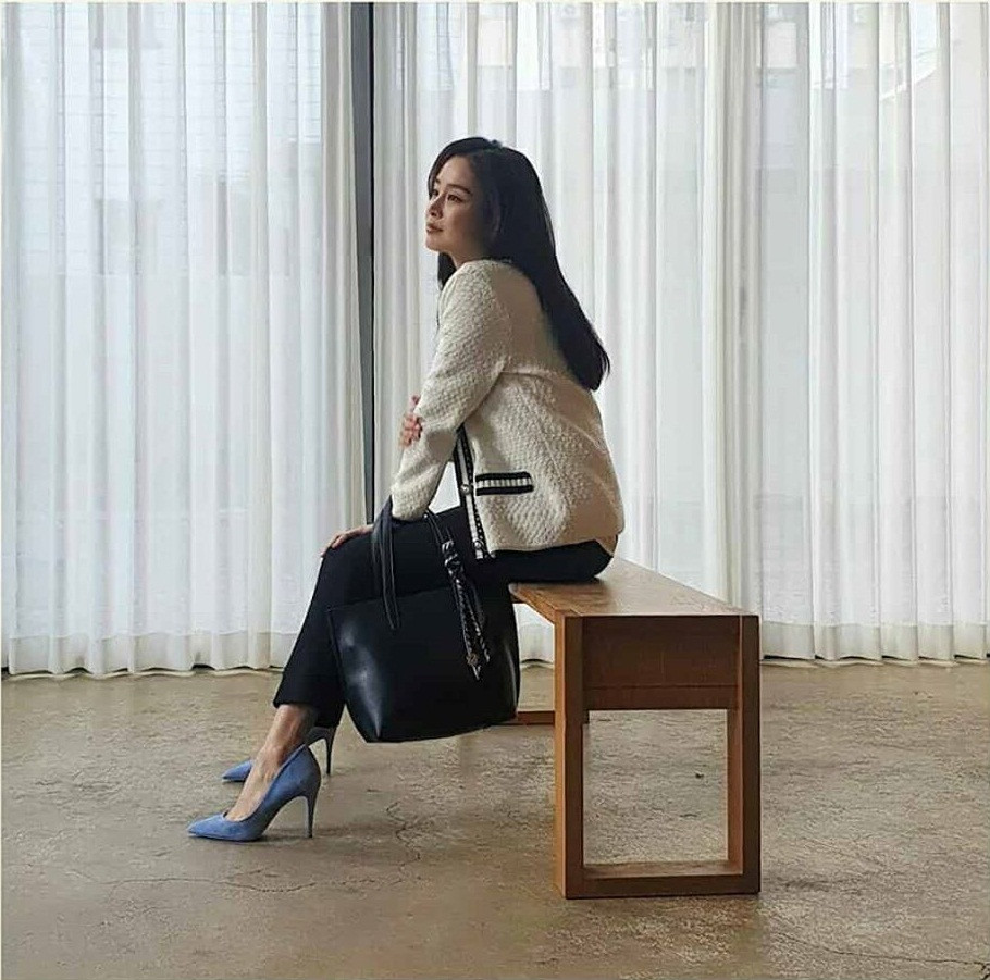 Kim Tae Hee đẹp như nữ thần ở tuổi 39 ảnh 8