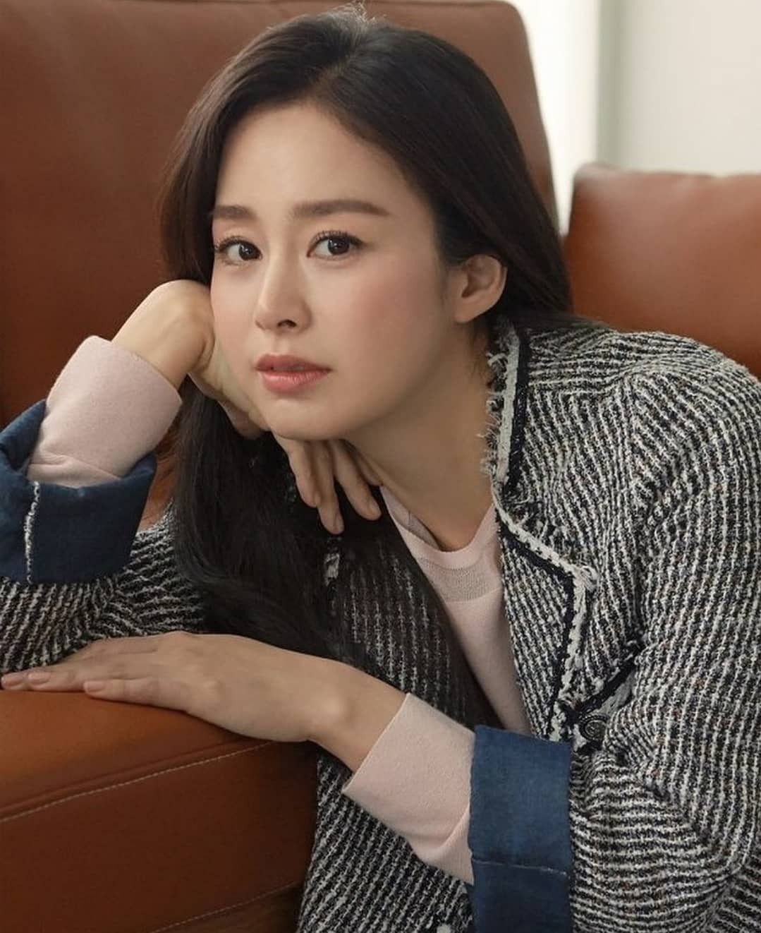 Kim Tae Hee đẹp như nữ thần ở tuổi 39 ảnh 6