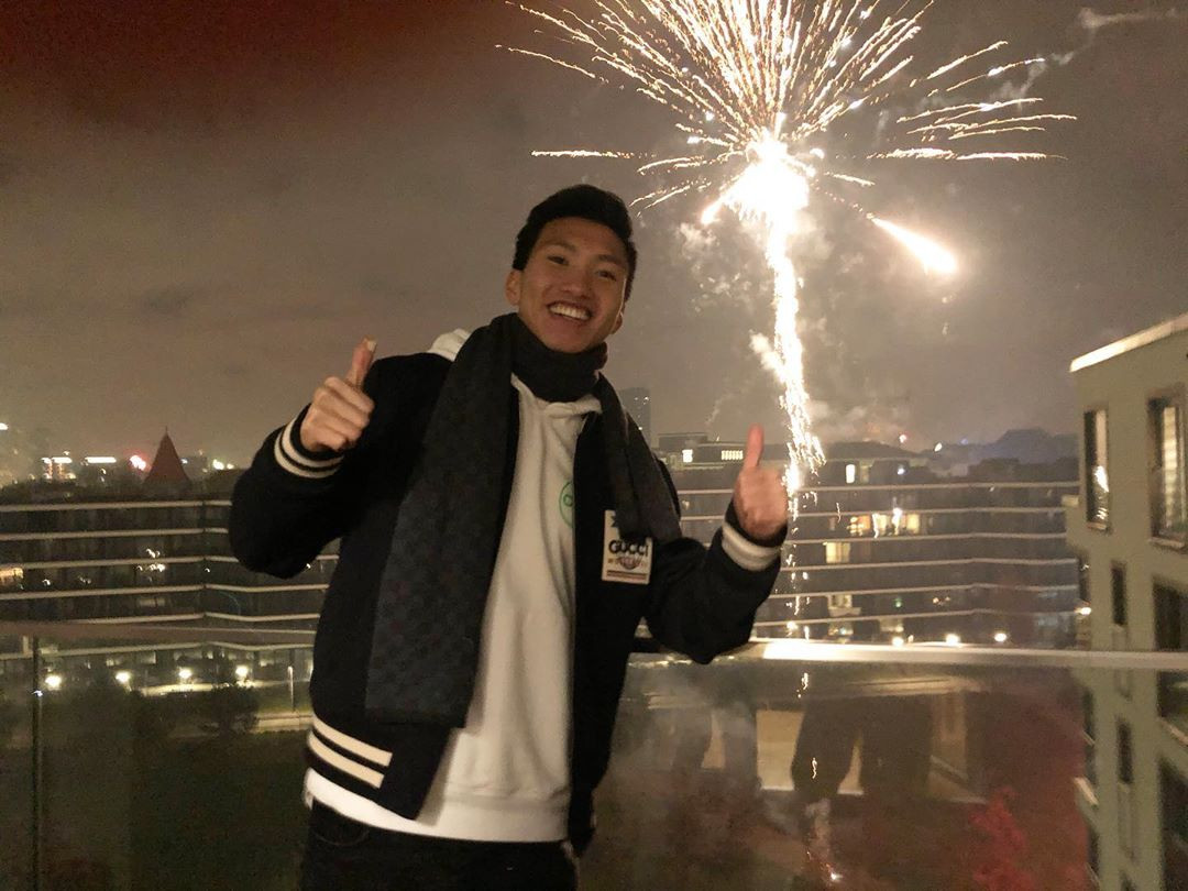 Đoàn Văn Hậu đón năm mới ở Berlin, Đức Chinh và U23 check-in Thái Lan ảnh 1