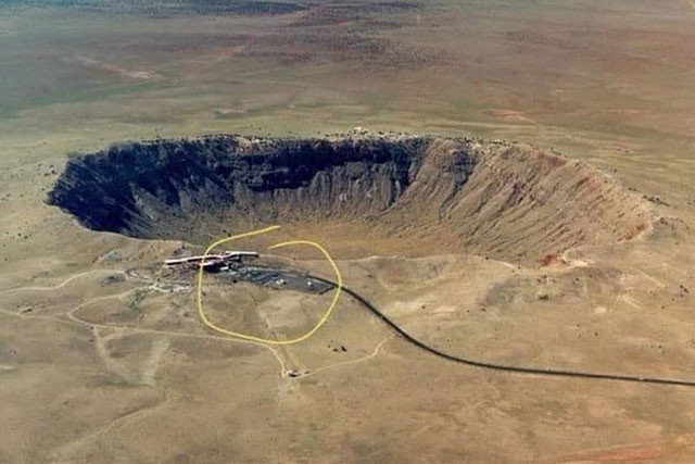 Sự kiện đại tuyệt chủng có thể khiến xác khủng long văng lên tận... Mặt Trăng ảnh 1