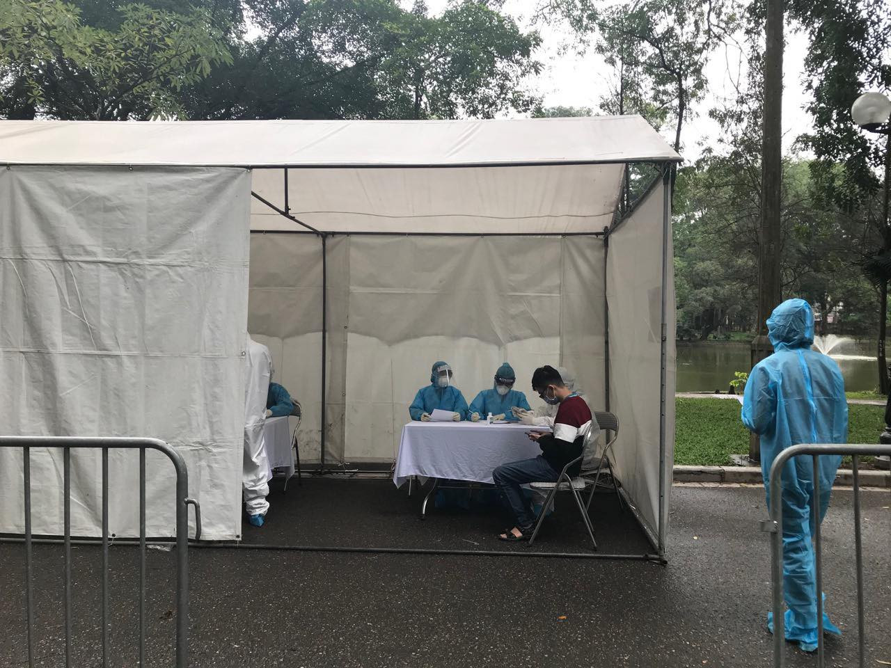 Hà Nội triển khai bốn điểm xét nghiệm nhanh COVID-19 ảnh 3