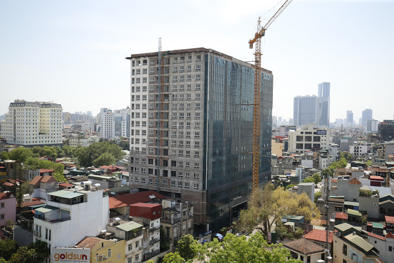 Máy cắt lưỡi kim cương cắt 'ngọt lịm' sàn nhà 8B Lê Trực ảnh 12