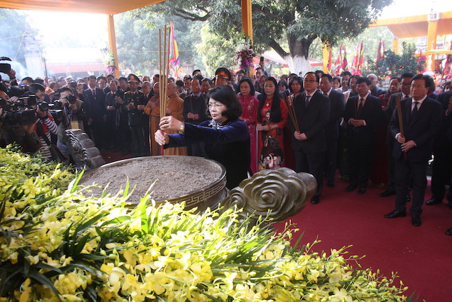 Tưng bừng khai mạc Lễ hội đền Hai Bà Trưng ở Mê Linh ảnh 1