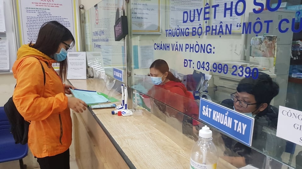 Công sở một tuần sau nới lỏng giãn cách: Giao dịch điện tử tăng mạnh ảnh 8