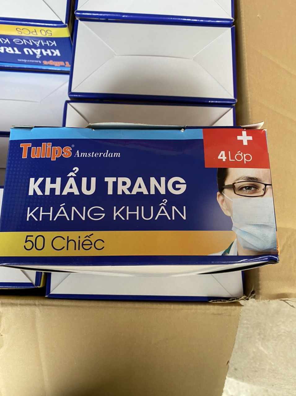 VIDEO: Rợn người chứng kiến sản xuất khẩu trang từ... giấy vệ sinh tại Hà Nội ảnh 2