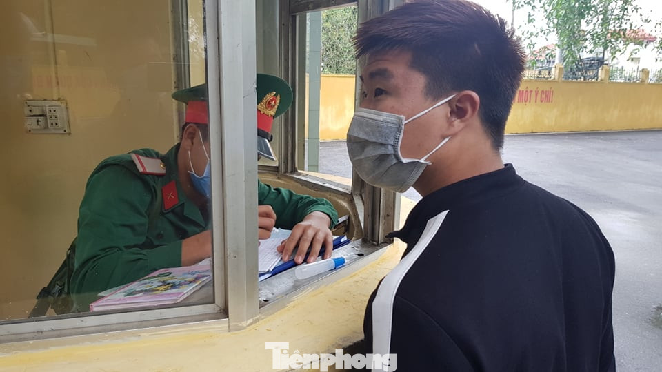 Ngày bận rộn của các bác sĩ sống trong khu cách ly Sơn Tây ảnh 2