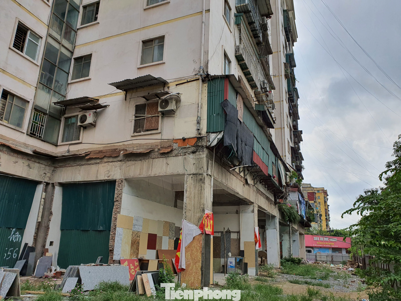 Tận thấy cảnh hoang tàn các khu nhà tái định cư ở Hà Nội ảnh 4