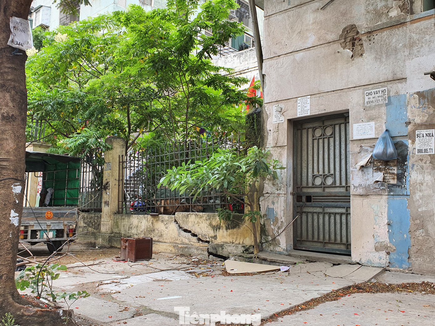 Tận thấy cảnh hoang tàn các khu nhà tái định cư ở Hà Nội ảnh 12