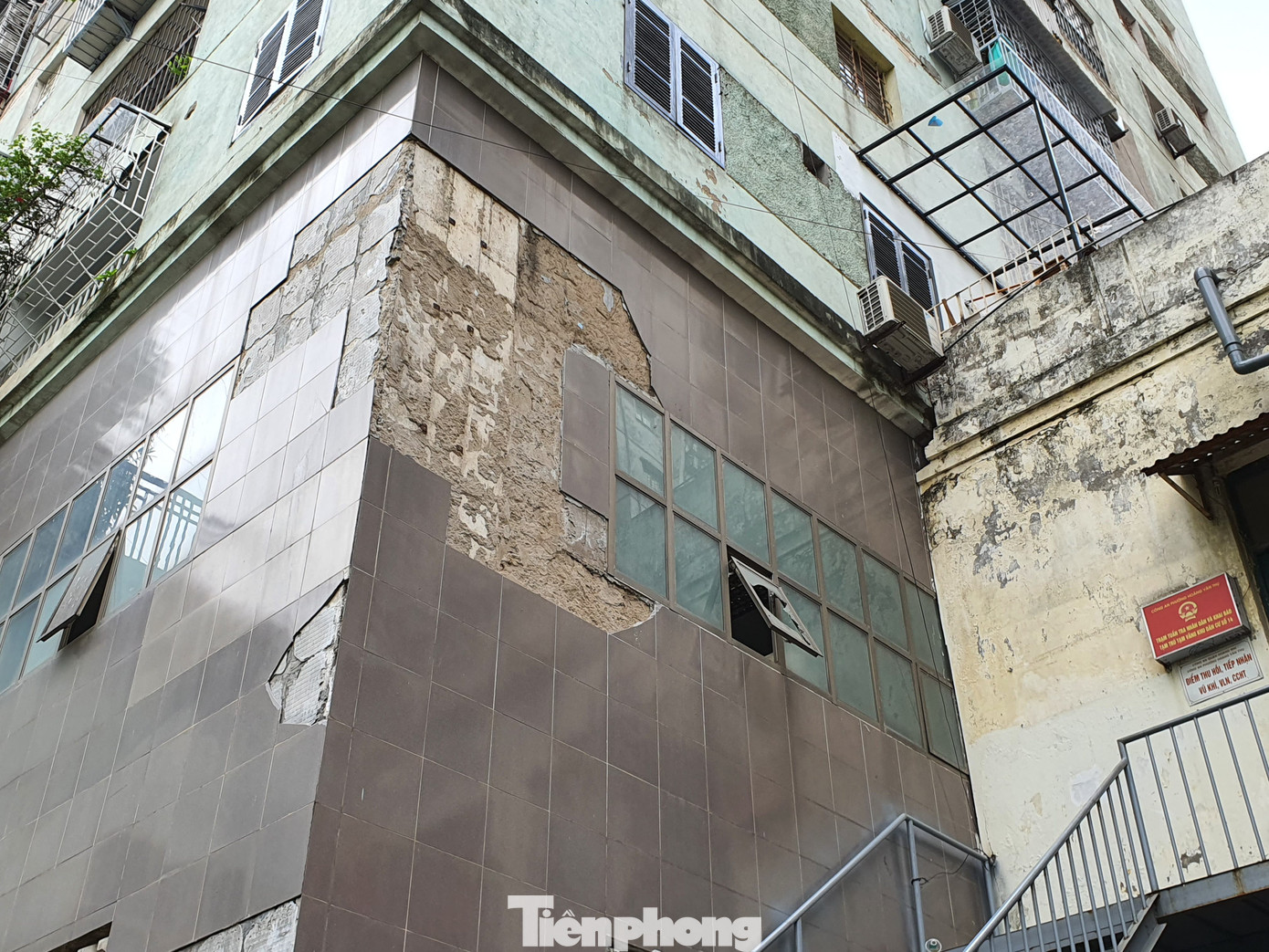 Tận thấy cảnh hoang tàn các khu nhà tái định cư ở Hà Nội ảnh 10