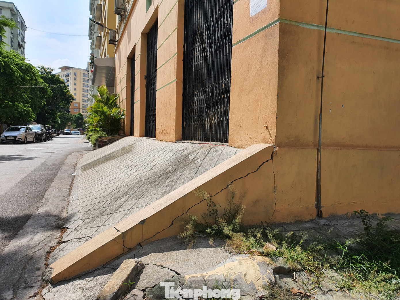 Tận thấy cảnh hoang tàn các khu nhà tái định cư ở Hà Nội ảnh 17