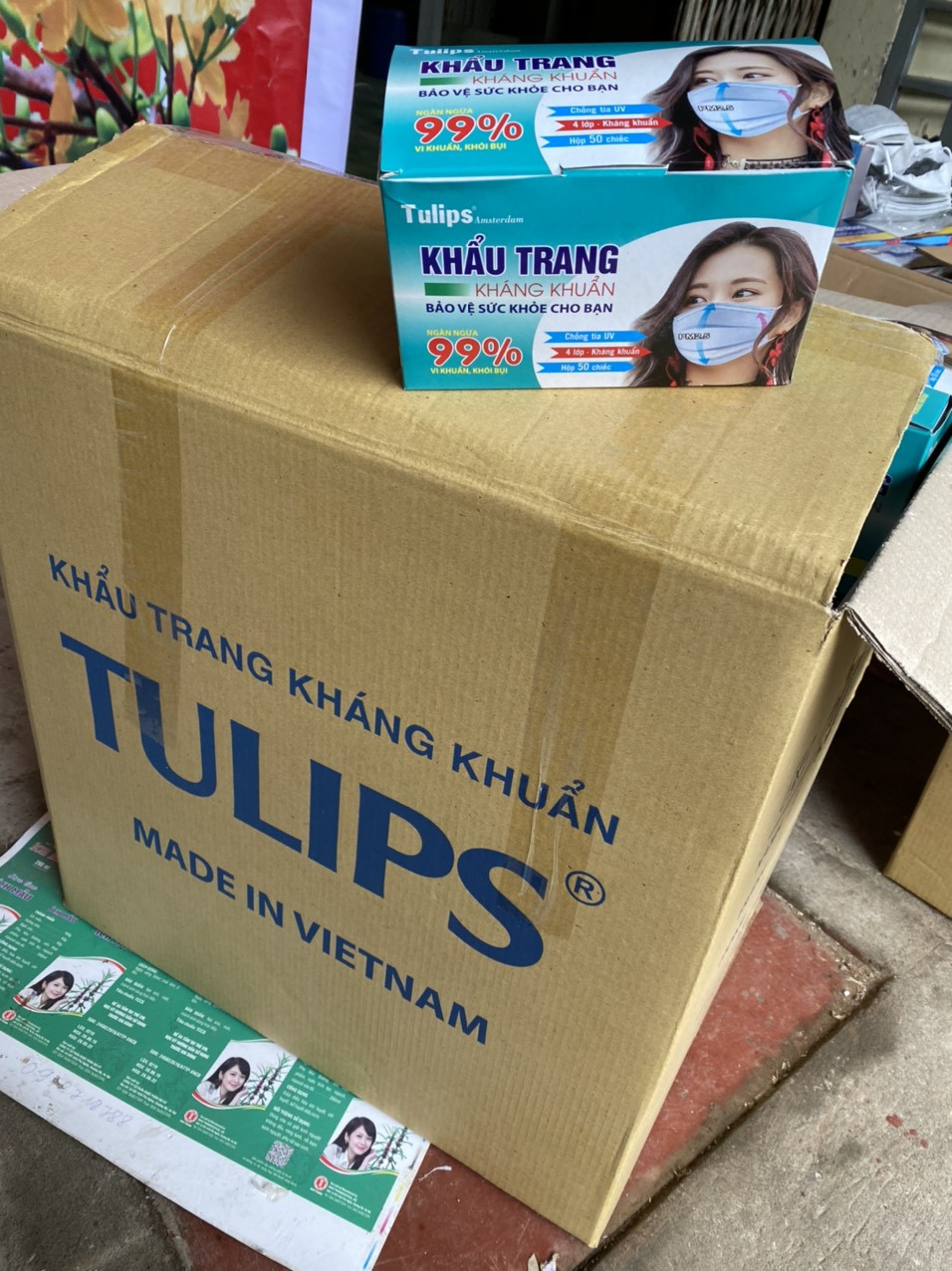 VIDEO: Rợn người chứng kiến sản xuất khẩu trang từ... giấy vệ sinh tại Hà Nội ảnh 1