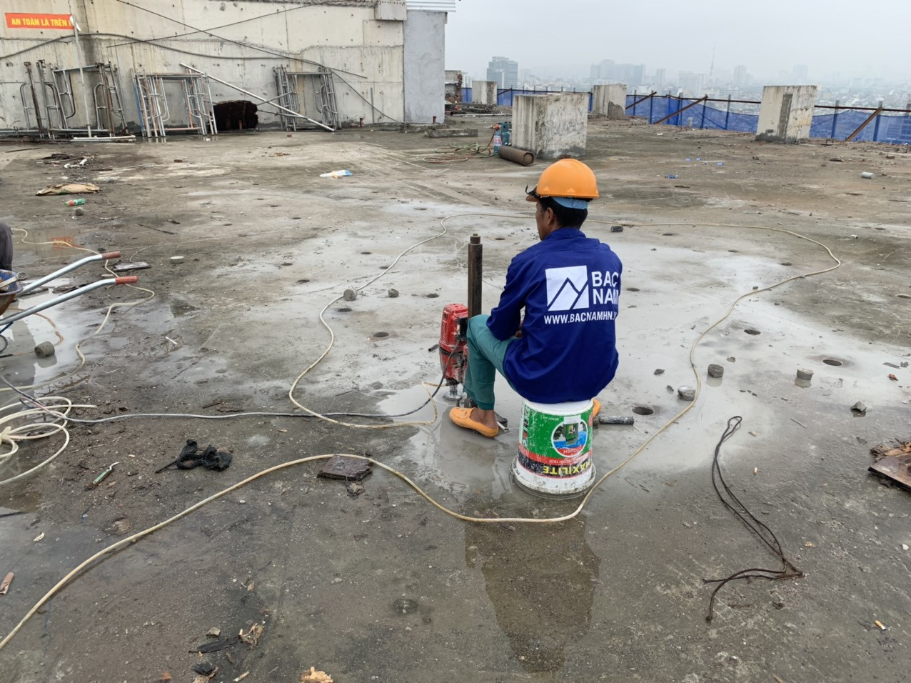 Tiếp tục khởi động máy cắt kim cương xử lý sai phạm công trình 8B Lê Trực ảnh 3