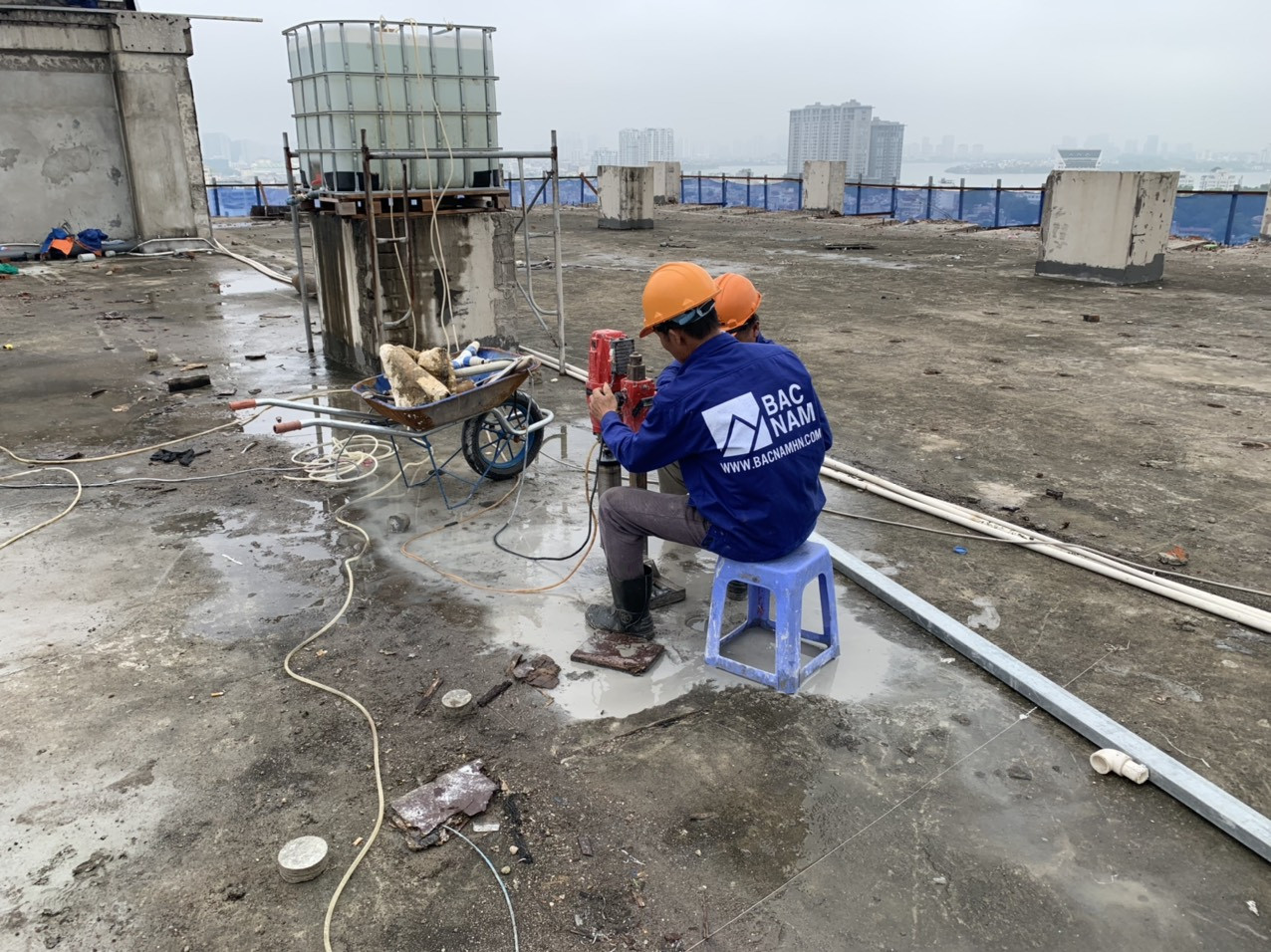 Tiếp tục khởi động máy cắt kim cương xử lý sai phạm công trình 8B Lê Trực ảnh 2