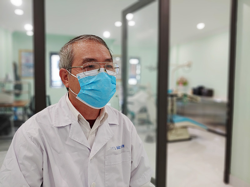 Bác sĩ 70 tuổi tham gia chống dịch Covid-19: Vì ý nghĩa, trách nhiệm nghề y ảnh 1