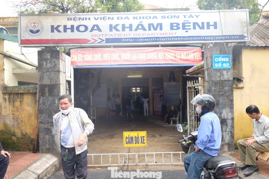 Ngày bận rộn của các bác sĩ sống trong khu cách ly Sơn Tây ảnh 8