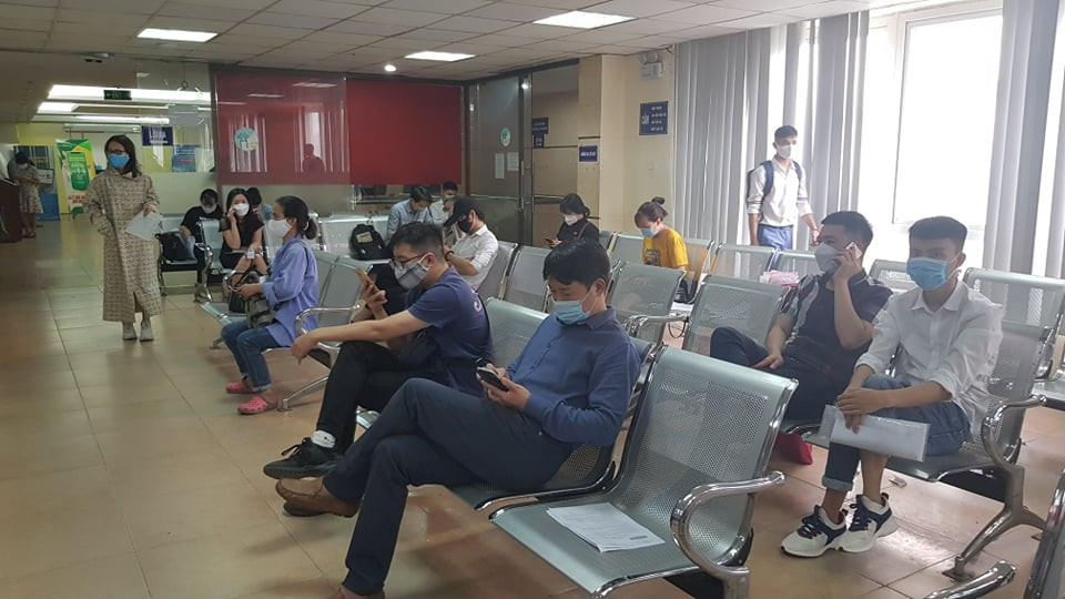 Công sở một tuần sau nới lỏng giãn cách: Giao dịch điện tử tăng mạnh ảnh 2