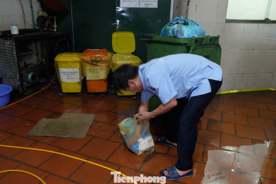 'Chiến sĩ' tuyến đầu chống dịch: Ăn tranh thủ, chuông reo là lên xe ảnh 14