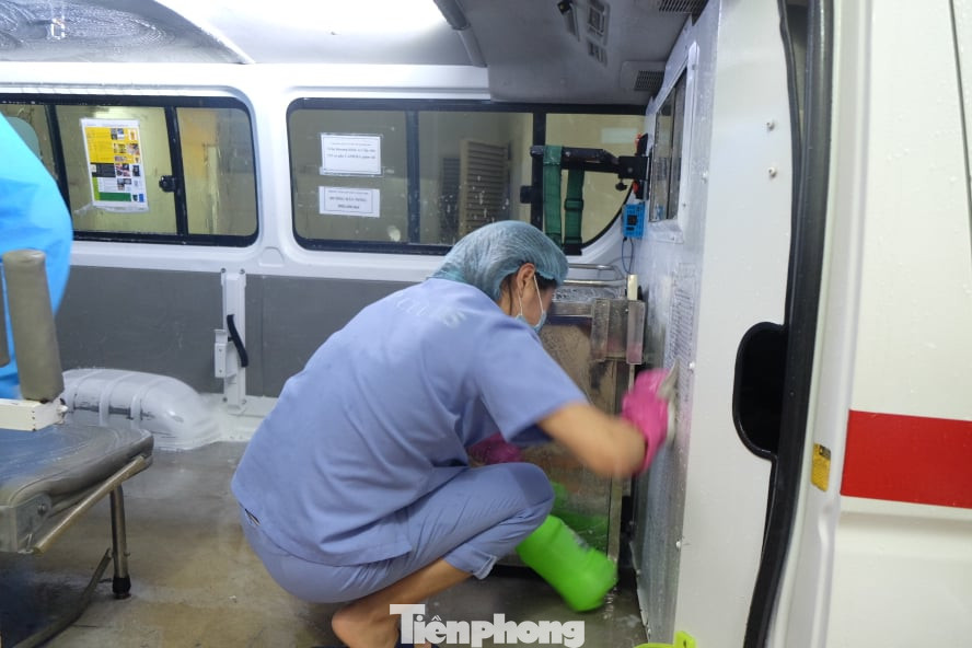 'Chiến sĩ' tuyến đầu chống dịch: Ăn tranh thủ, chuông reo là lên xe ảnh 9