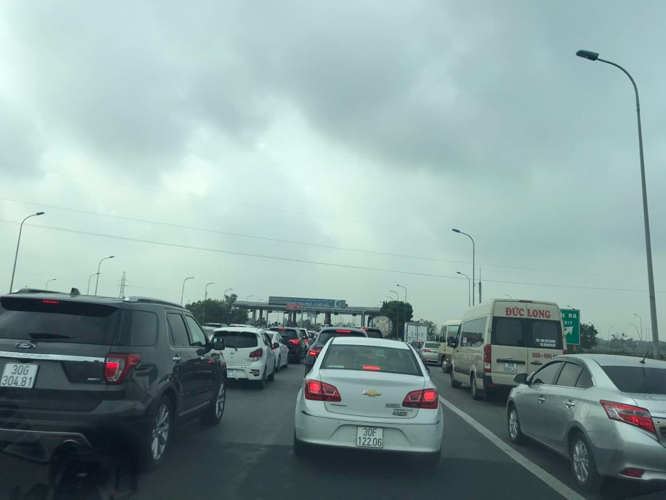 Bốn ô tô đâm 'dồn toa', đường tránh TP Ninh Bình ùn tắc nhiều km ảnh 7