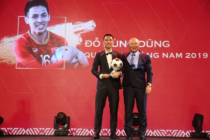 Đỗ Hùng Dũng: 462 phút quyết định Bóng vàng! ảnh 1
