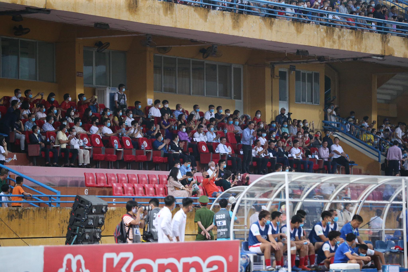 Sân Hàng Đẫy mở cửa trở lại đón cổ động viên bóng đá ảnh 2