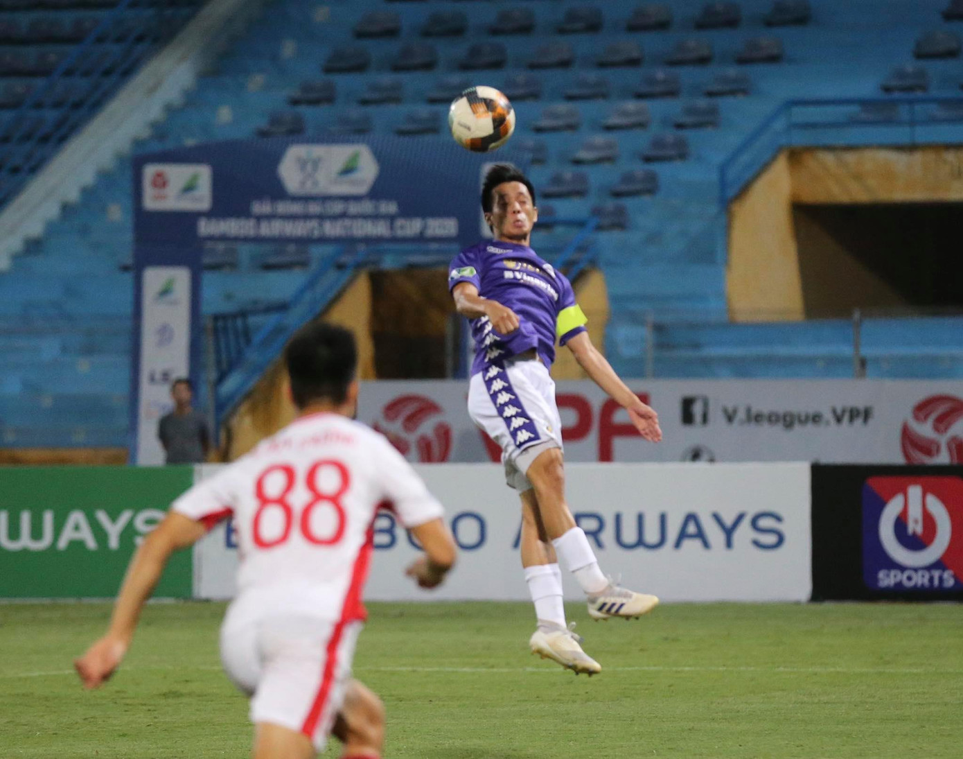 Sân Hàng Đẫy mở cửa trở lại đón cổ động viên bóng đá ảnh 7