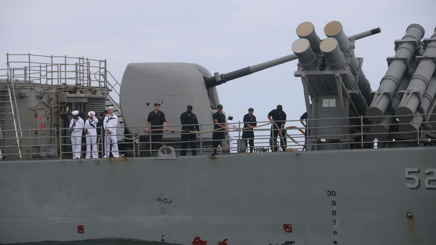 Mục kích tàu sân bay USS Theodore Roosevelt vào vịnh Đà Nẵng ảnh 11