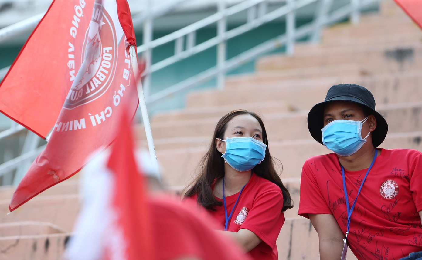 Quang Hải đeo khẩu trang, đo thân nhiệt trước trận Siêu cúp Quốc gia ảnh 12