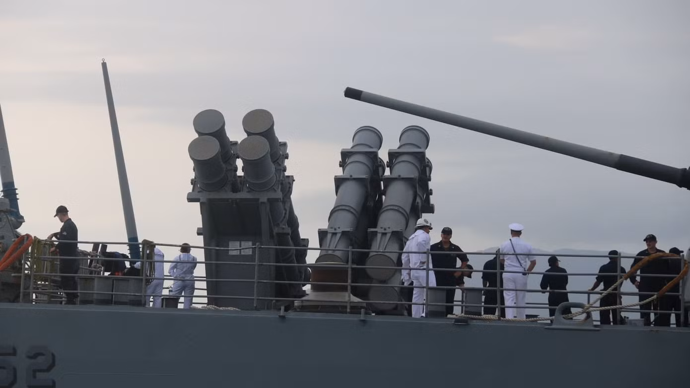 Mục kích tàu sân bay USS Theodore Roosevelt vào vịnh Đà Nẵng ảnh 10