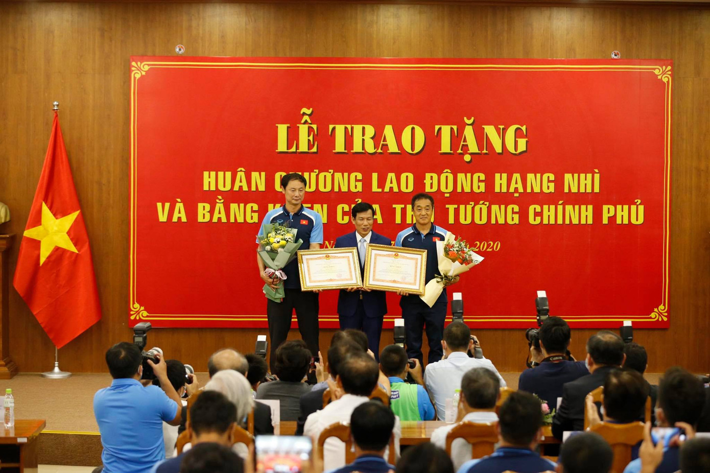 Nhận Huân chương Lao động, HLV Park Hang Seo nói gì? ảnh 3