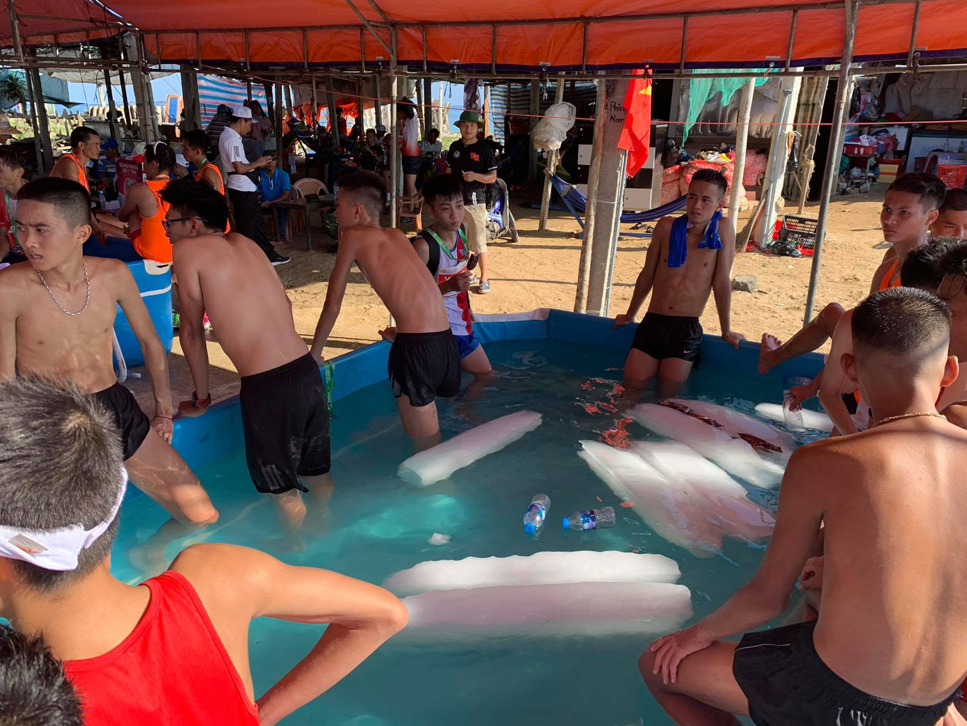 Tiền Phong Marathon 2020: Chiếc bể ngâm đá đặc biệt ở Lý Sơn ảnh 2