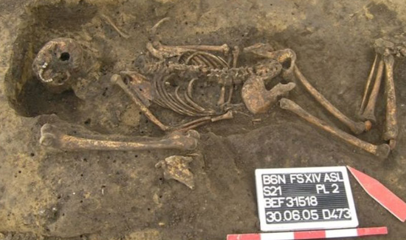 Hài cốt nằm úp trong cổ mộ và bí ẩn lời nguyền 'xác sống' ảnh 1