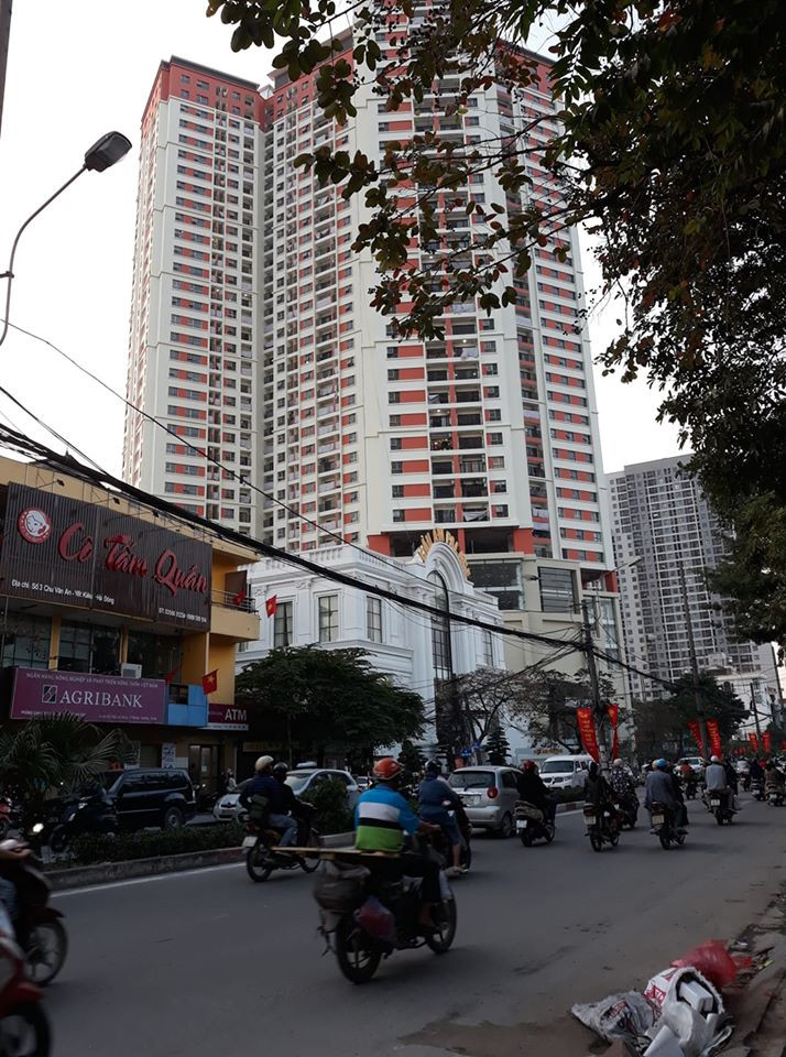 Cận Tết, cư dân Samsora Premier căng băng rôn tố bị 'đuổi' khỏi nhà ảnh 2