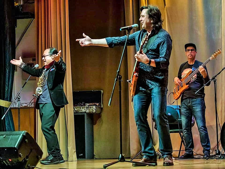 Trần Mạnh Tuấn biểu diễn cùng nghệ sĩ guitar Nga nổi tiếng Dimitry Malotetov ảnh 7