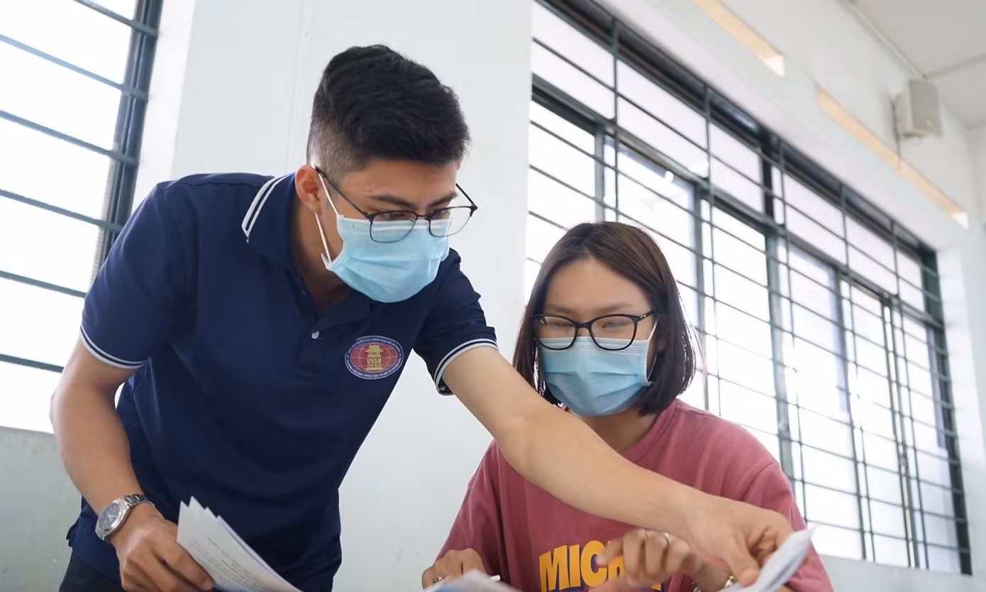 Tân Thủ khoa ĐH KHXH&NV TP.HCM chia sẻ bí kíp học Văn: Không học nhiều thầy cô vì dễ loạn ảnh 9