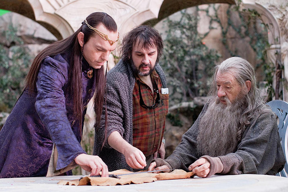 Đạo diễn Peter Jackson (giữa) là người đứng sau thành công của những bộ phim ăn khách có yếu tố kĩ xảo như Chúa tể của những chiếc nhẫn (The Lord of the Rings), The Hobbit... Ảnh: Screencrush.com “Hô biến” tình yêu với Trái Đất thành giải thưởng lớn trị giá 16 triệu đồng, bạn dám thử? ảnh 1