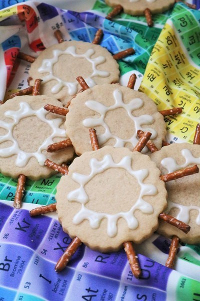 Nghịch lý mùa dịch: Xấu như bánh Corona mà người mua đầy còn F.A xinh và thông minh vẫn ế? ảnh 3