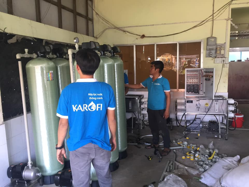 Những chiếc máy lọc nước đầu tiên được lắp đặt. Ảnh: Facebook Thủy Tiên “Bát cháo hành” mùa dịch: Nghệ sĩ làm từ thiện và nhiều câu chuyện ấm lòng hơn nữa ảnh 2