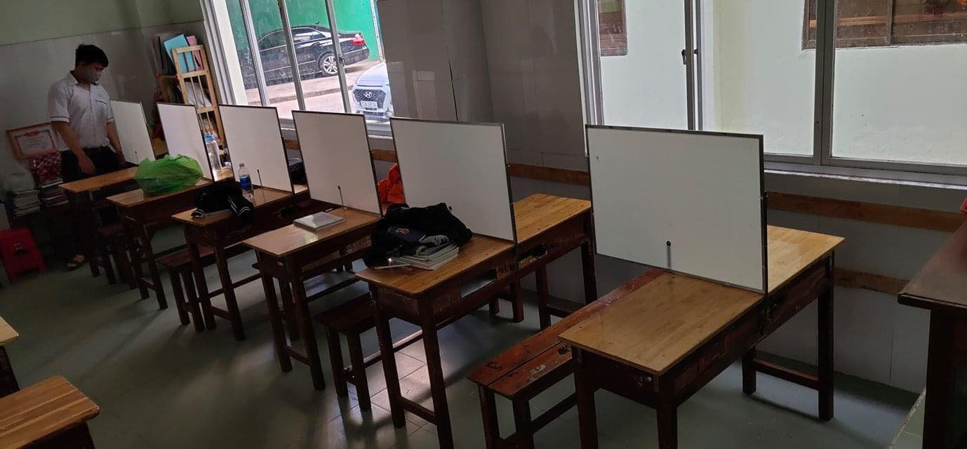 TP.HCM: Chia lịch học theo ca, xếp hàng cách 2m, học sinh đeo khẩu trang và đo thân nhiệt ảnh 12