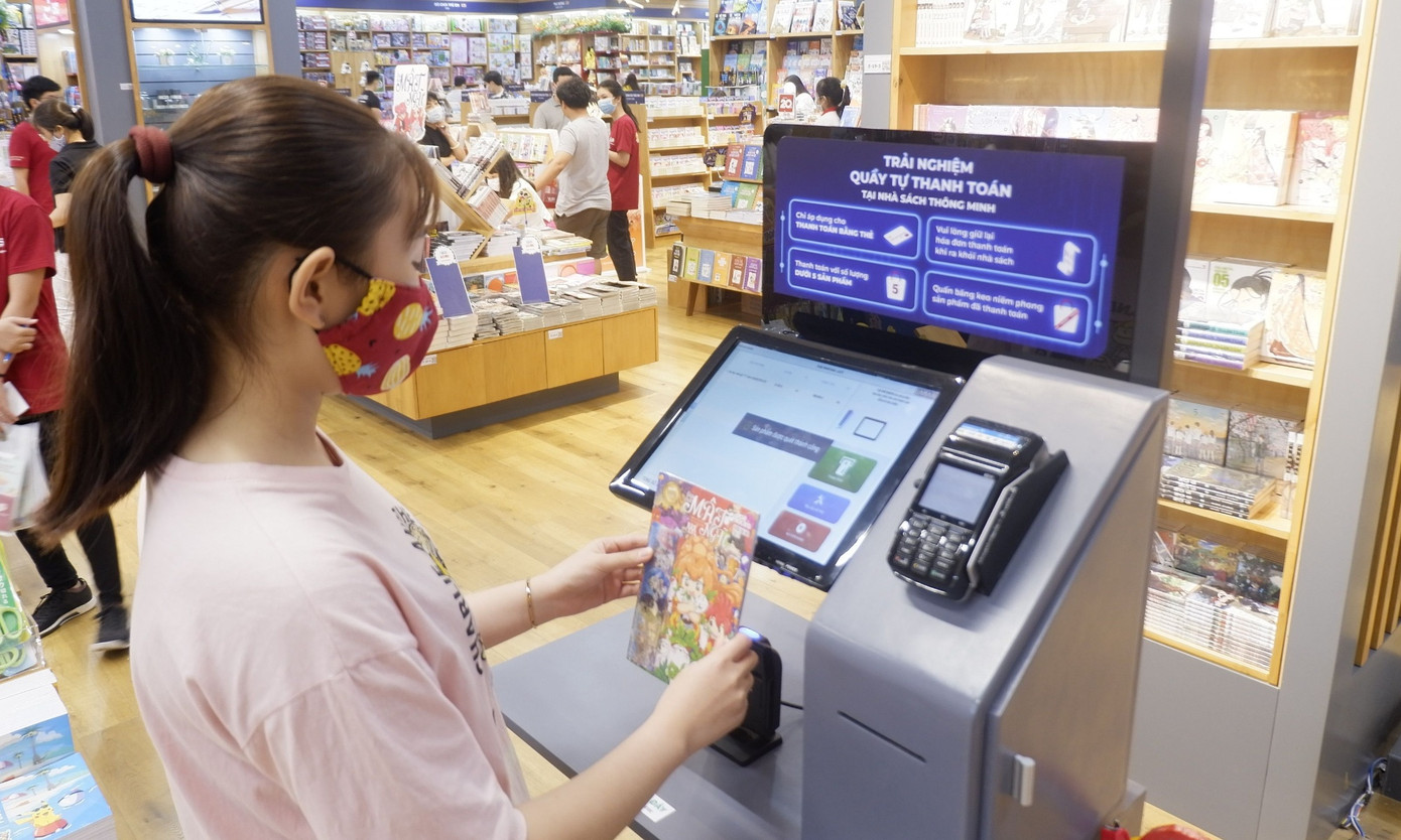 TP.HCM: Xuất hiện mã QR lạ trên bảng tên đường, teen thích thú “check-in” trừ hội sau ảnh 5