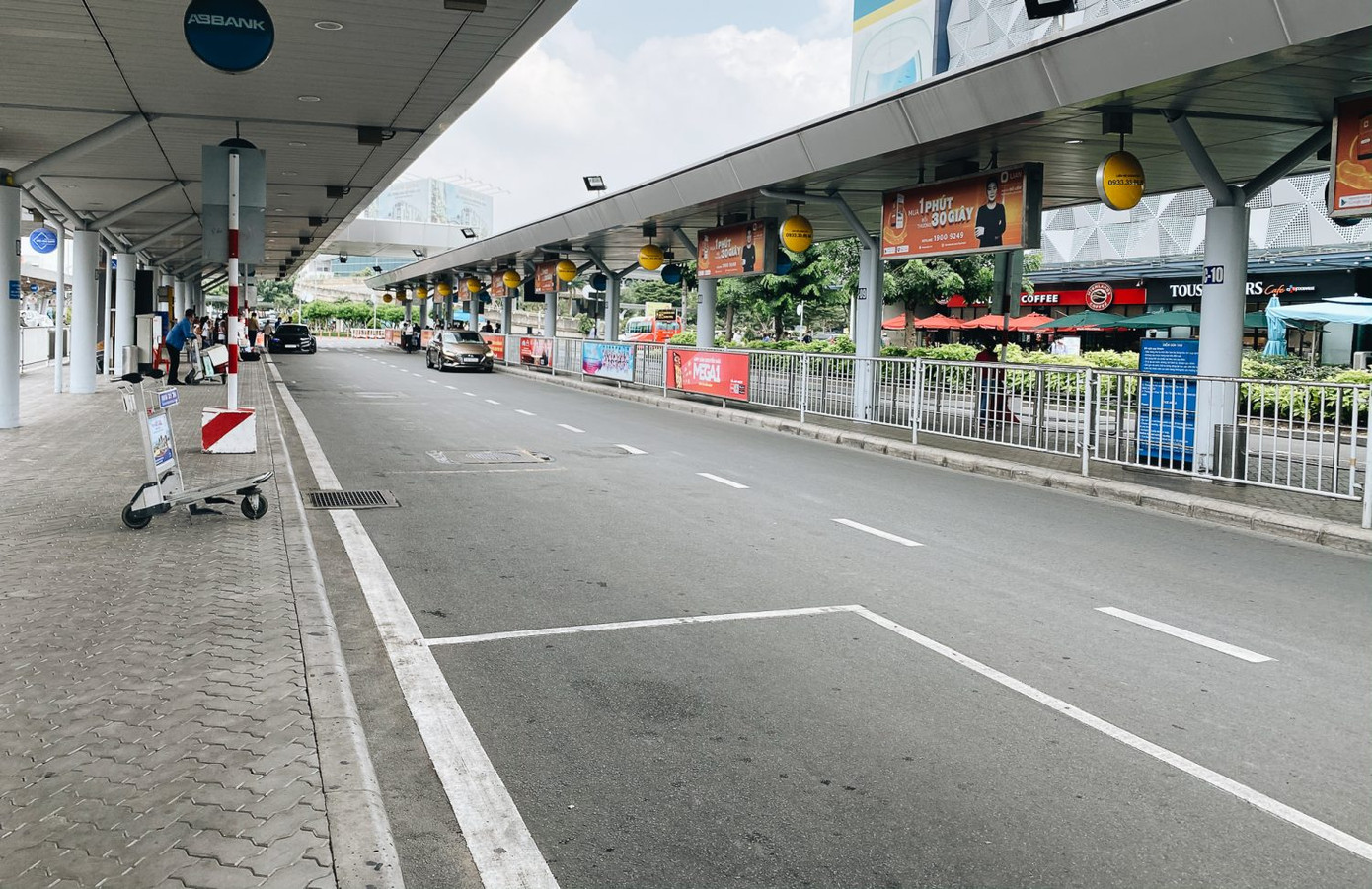 Top 3 cách di chuyển từ sân bay Tân Sơn Nhất về thành phố vừa tiện vừa rẻ, bạn biết chưa? ảnh 1