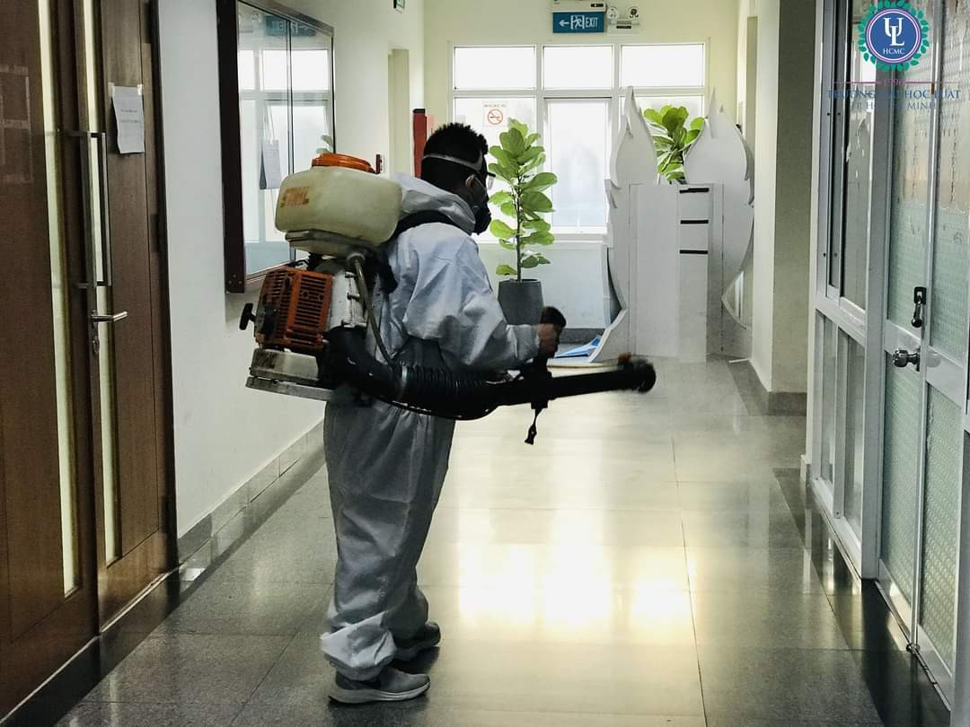 Ráo riết công tác khử khuẩn đón 900.000 thí sinh thi tốt nghiệp THPT Quốc gia năm 2020 ảnh 3