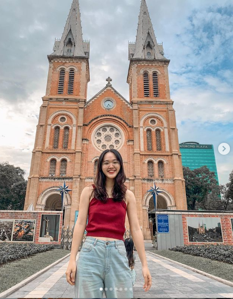 Đón mùa Giáng sinh bình yên trong không gian lung linh của những nhà thờ cổ kính ảnh 2