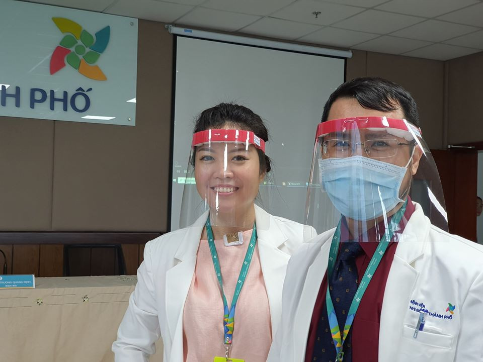 Gọi tên “fanpage nên xem nhất mùa dịch”: Làm nón chống Covid-19 chỉ 5K và ti tỉ thứ hay ho ảnh 1