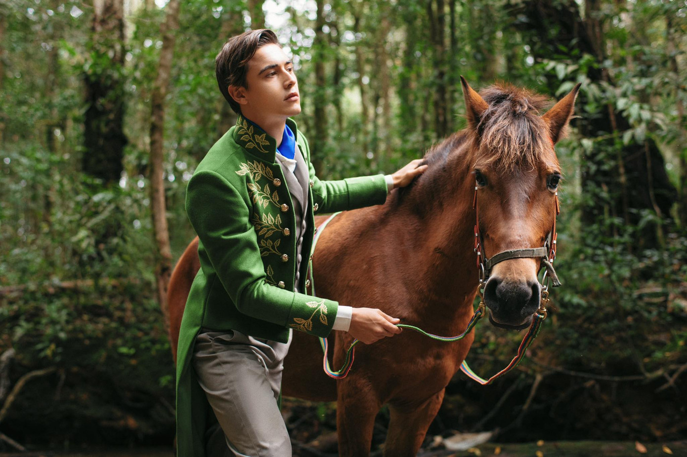 Profile “soái ca Nga” khiến loạt nữ ca sĩ mê mẩn ngoại trừ nữ chính “Người ấy là ai“ ảnh 9